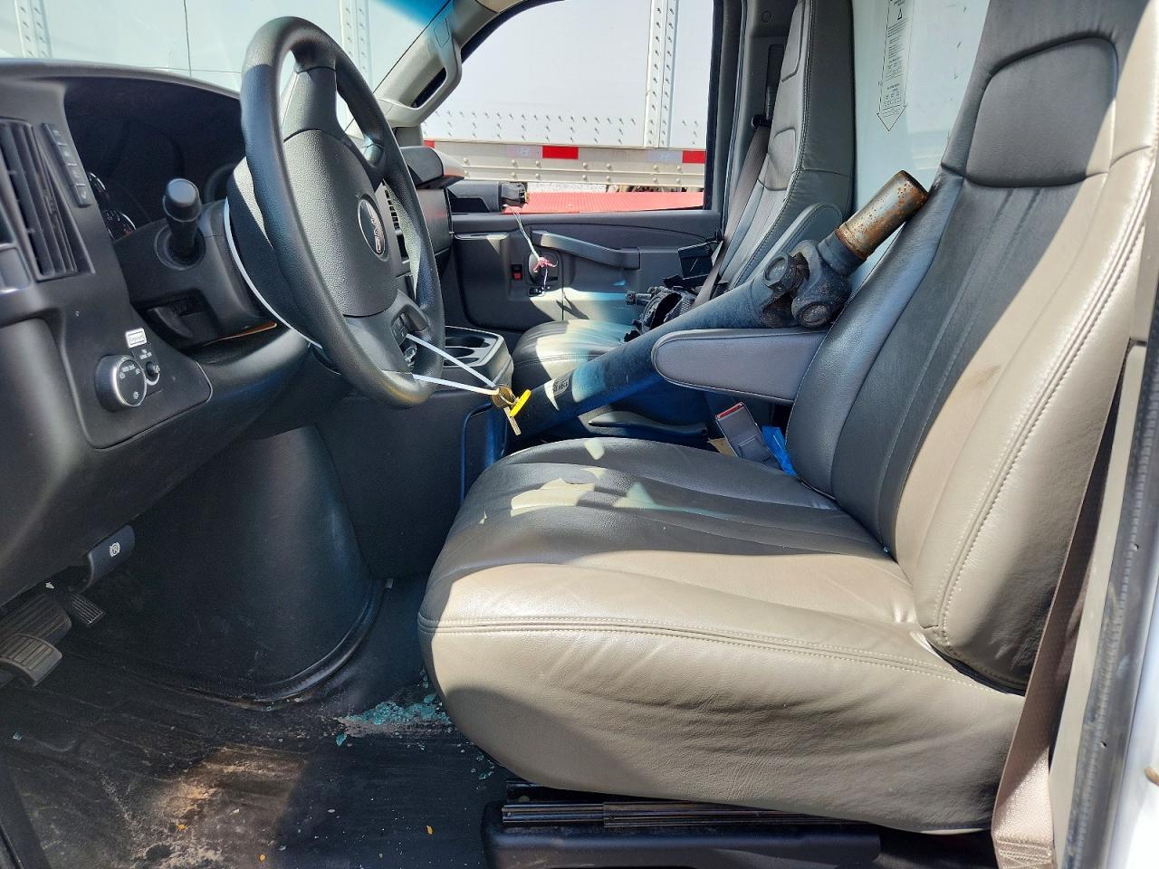 2022 GMC Savana Cut Box Truck - Prior Fleet ** - Фото 7