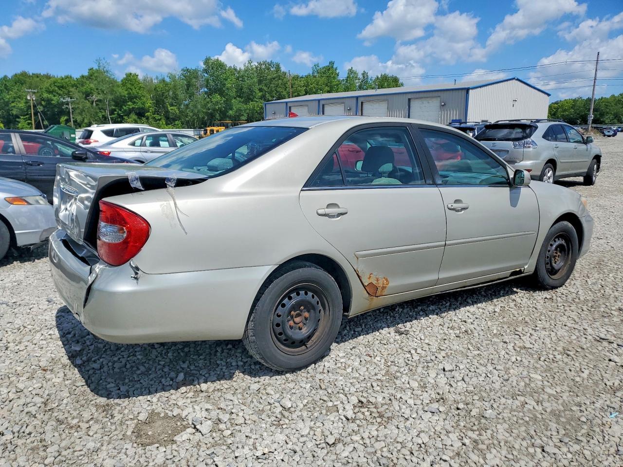 2004 Toyota Camry Le - Image 3