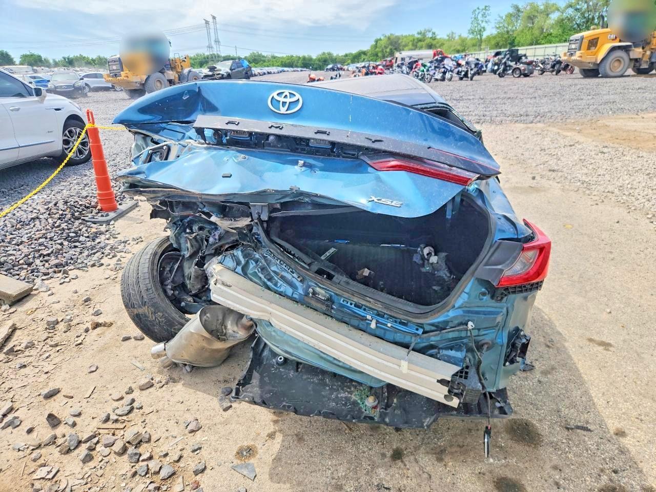 2025 Toyota Camry Xse - Фото 6