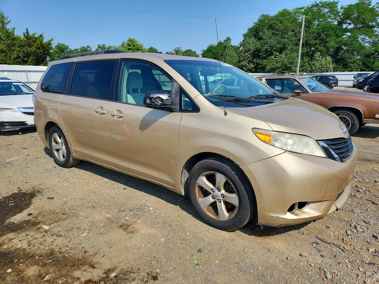 2012 Toyota Sienna Le - Фото 4