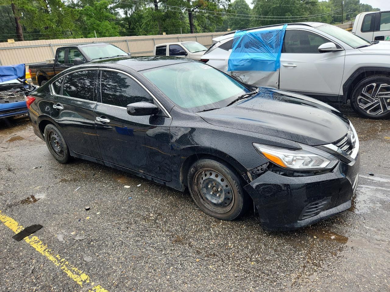 2016 Nissan Altima - Image 4