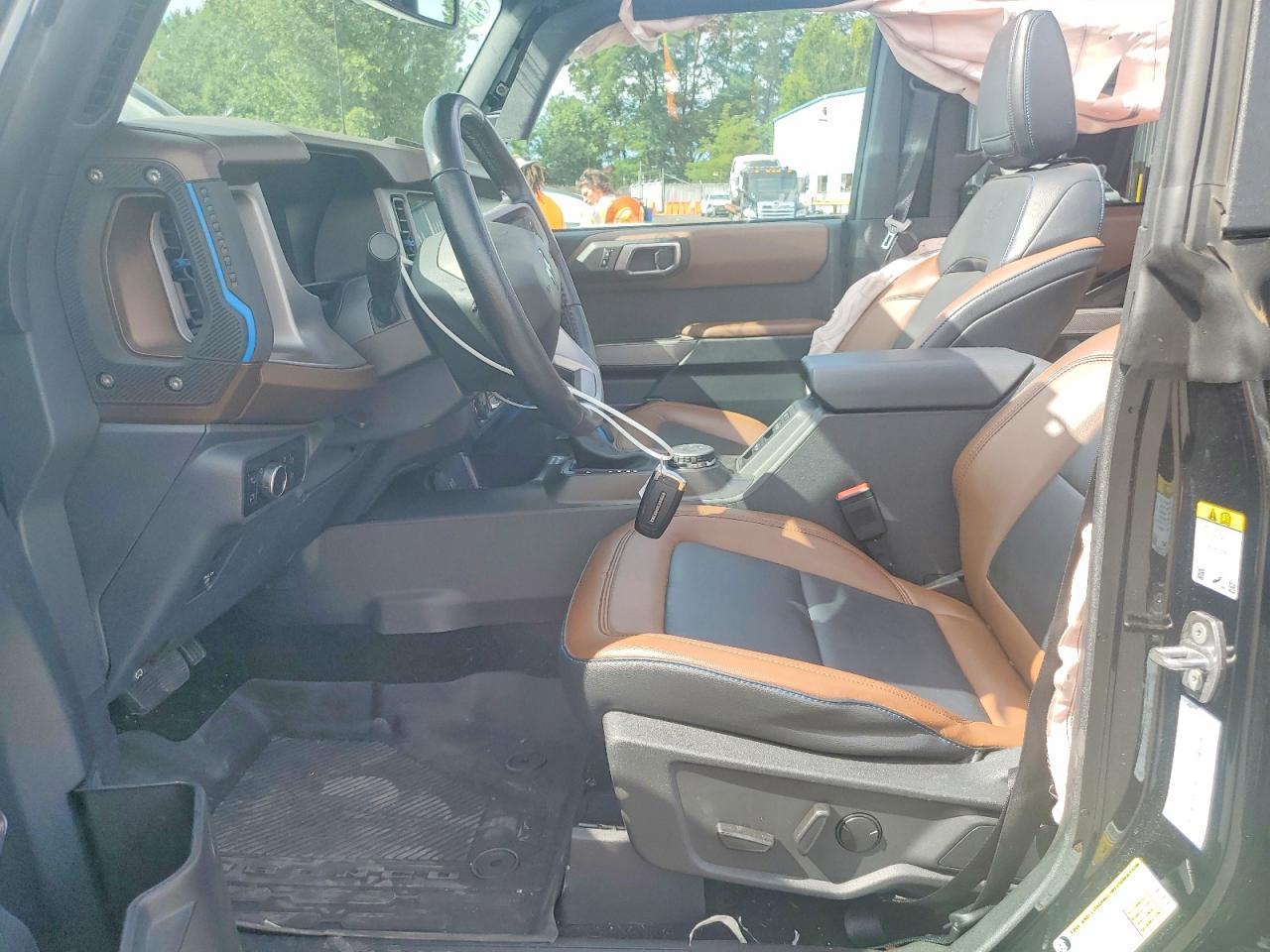 2023 Ford Bronco Base - Image 7