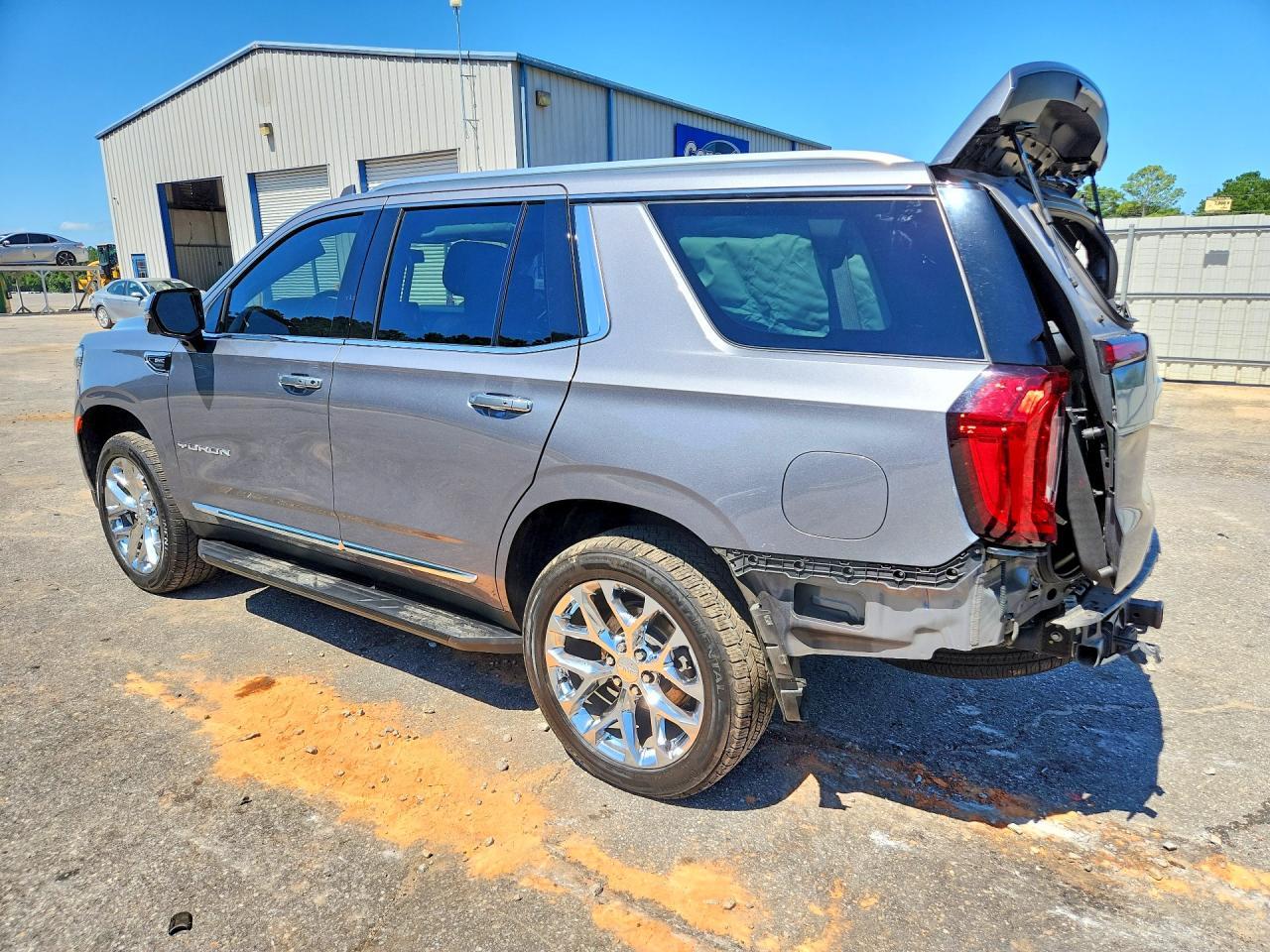 2021 GMC Yukon Slt - Фото 2