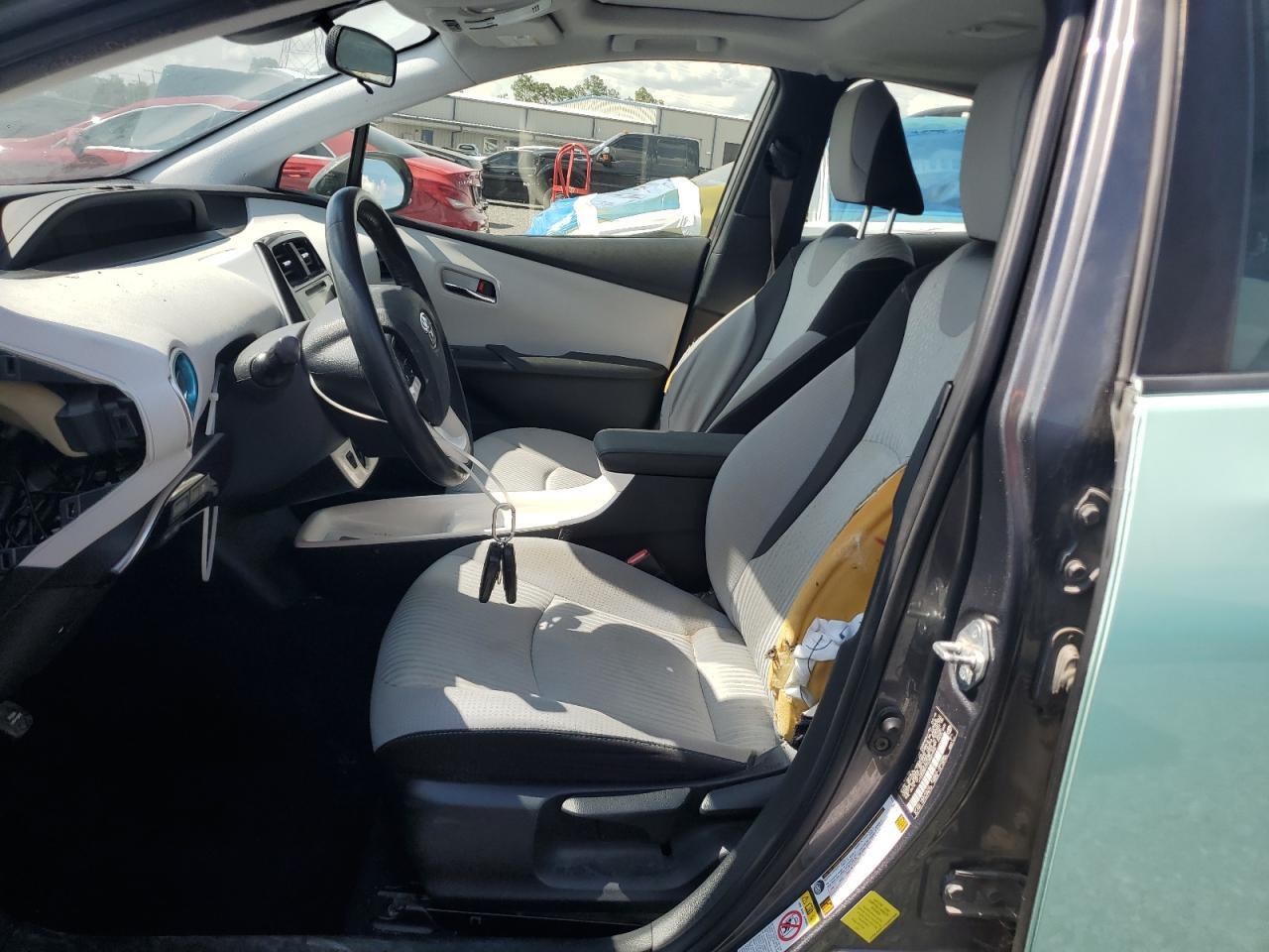 2016 Toyota Prius Three - Фото 7
