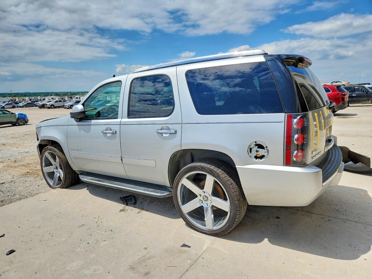 2012 GMC Yukon Denali - Фото 2