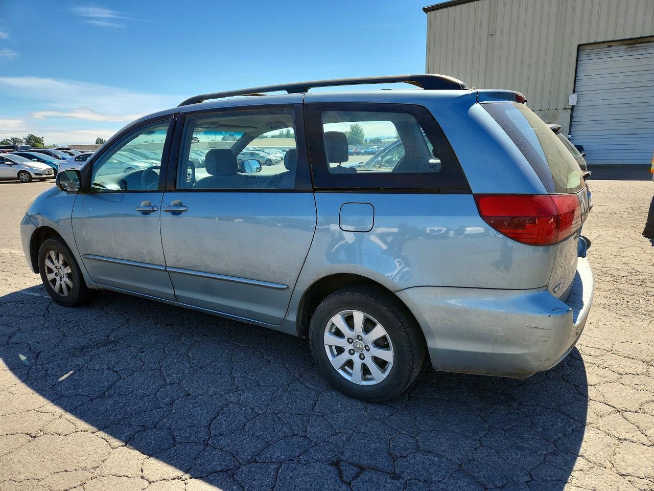 2005 Toyota Sienna Ce 7 Passenger - Фото 2