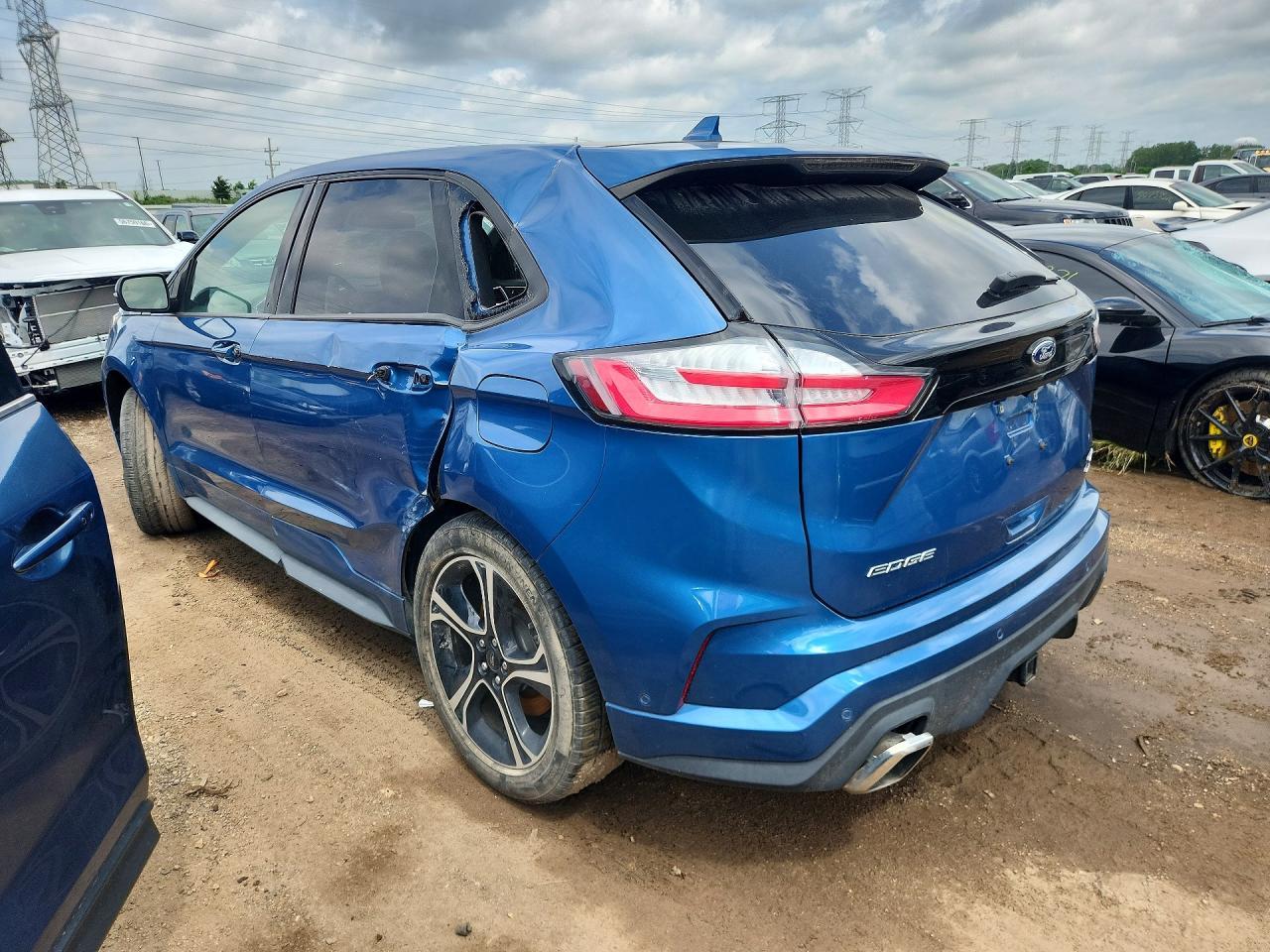 2019 Ford Edge St - Image 2