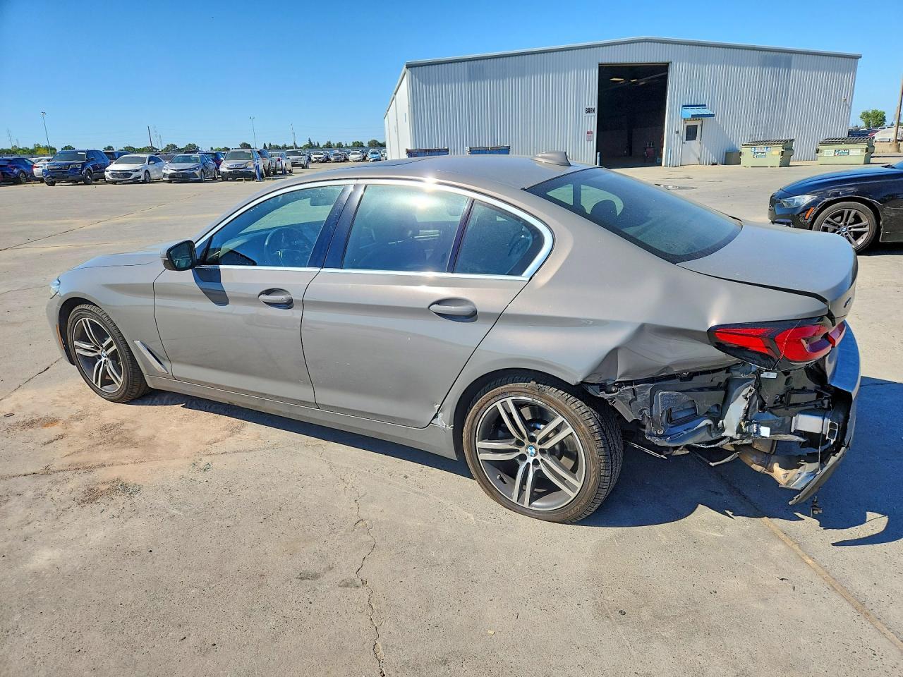 2021 BMW 530 Xi - Фото 2