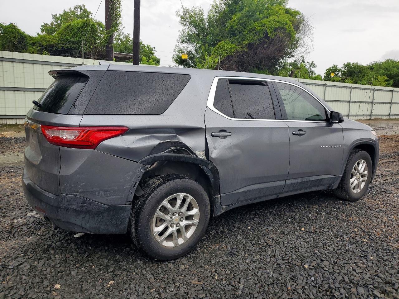 2019 Chevrolet Traverse Ls - Фото 3