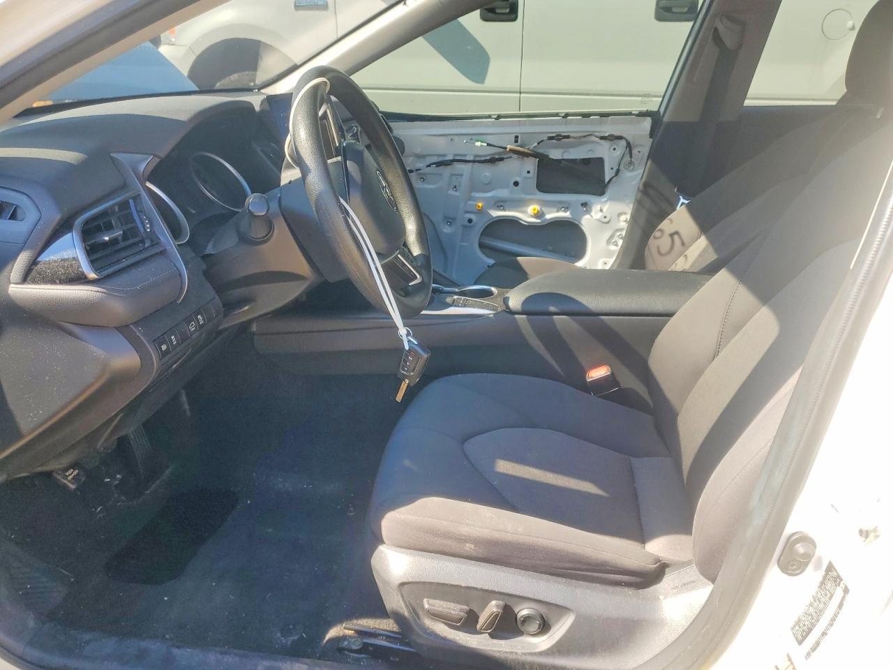 2022 Toyota Camry Le - Image 7