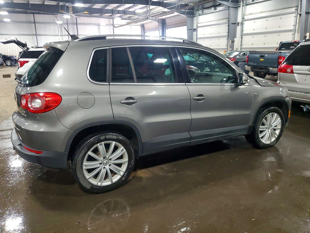 2011 Volkswagen Tiguan S - Фото 3