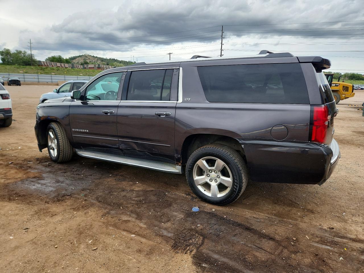 2015 Chevrolet Suburban K1500 Ltz - Image 2