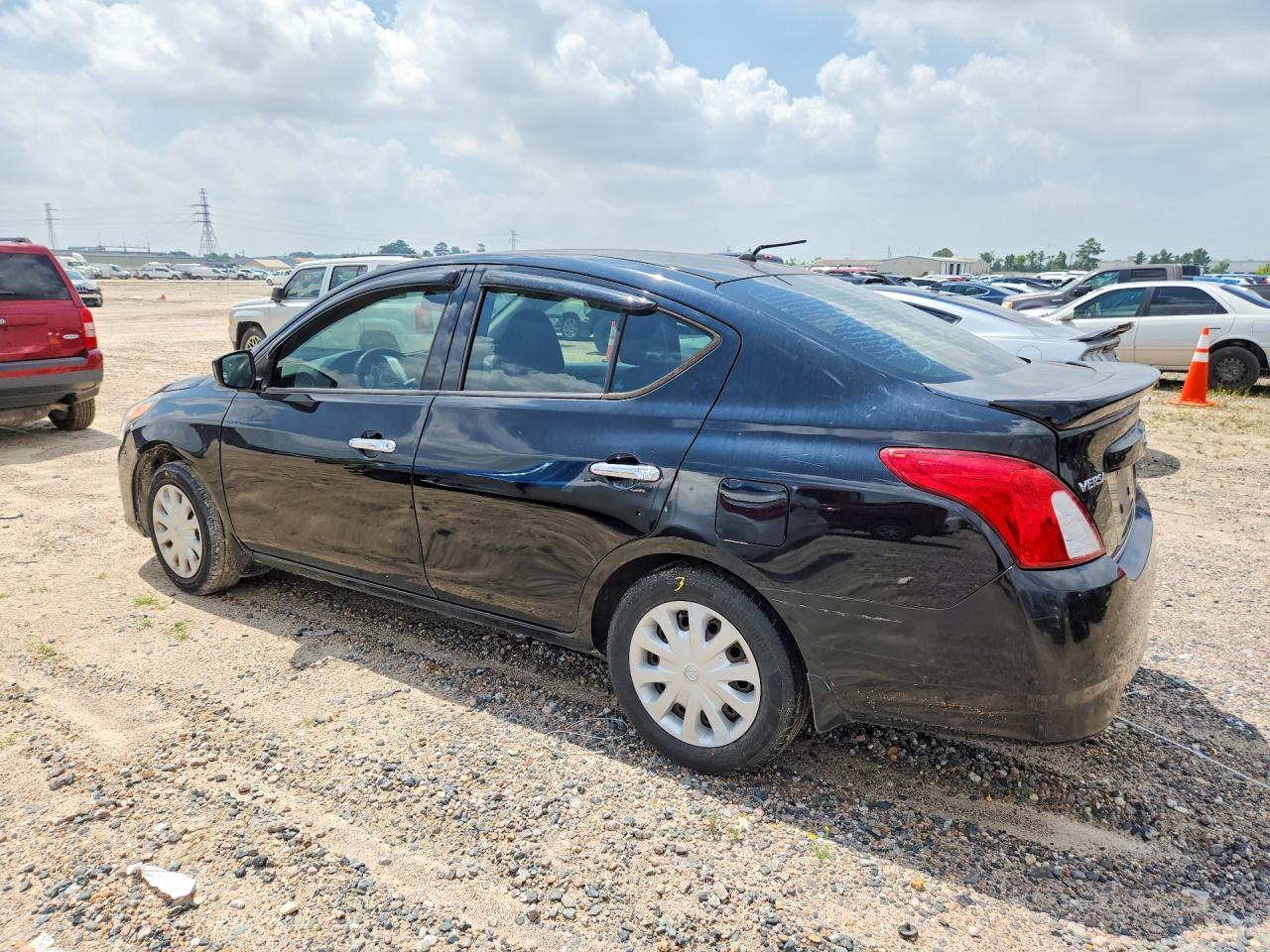 2017 Nissan Versa 1.6 Sv - Image 2