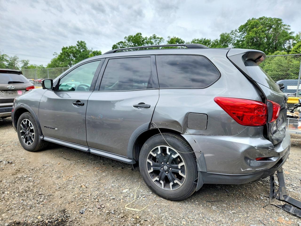 2020 Nissan Pathfinder Sl - Фото 2
