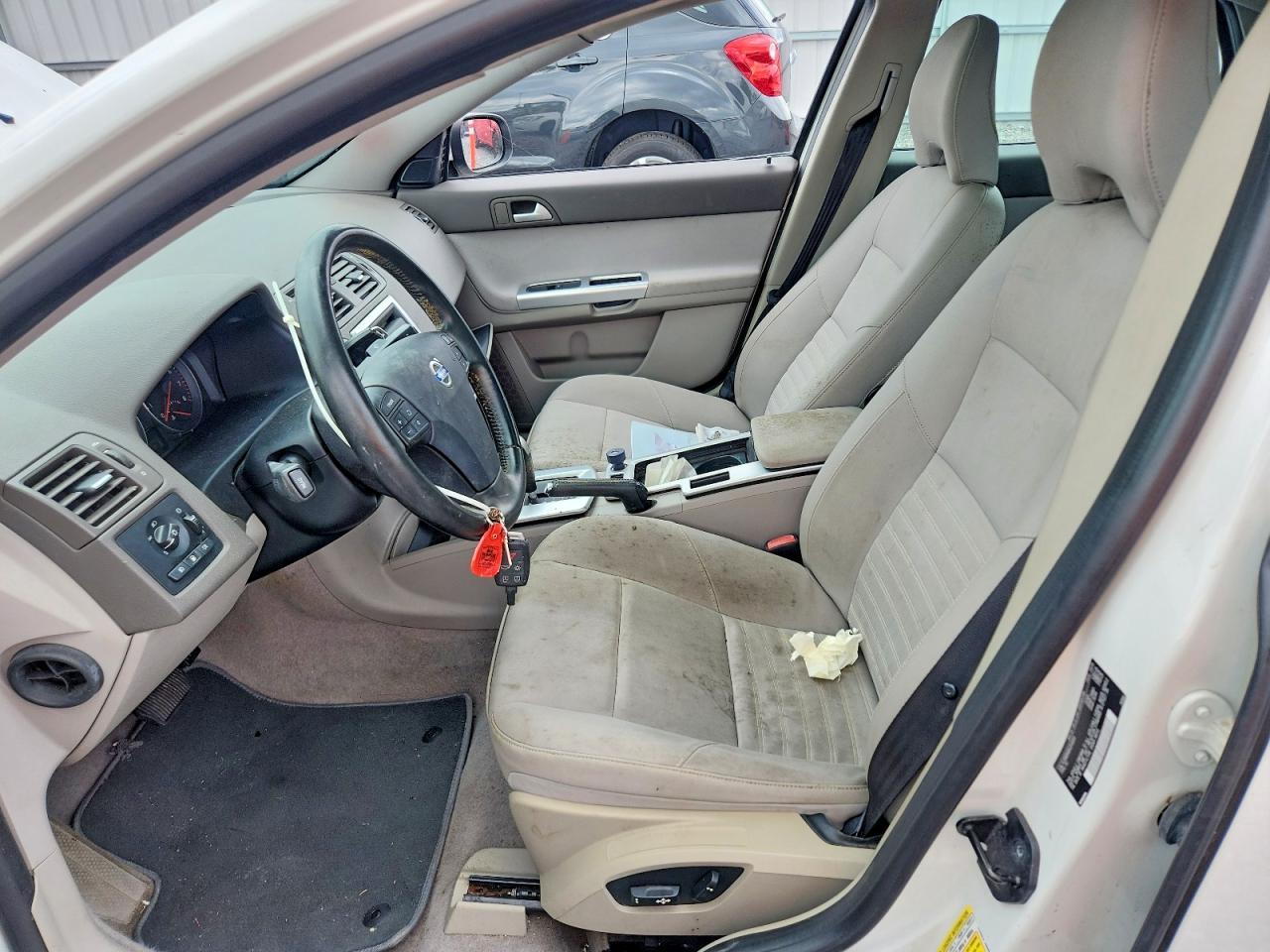2010 Volvo S40 2.4I - Фото 7