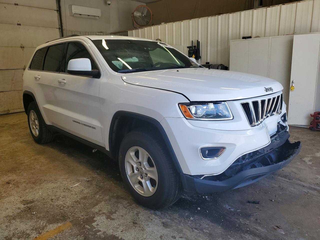 2015 Jeep Grand Cherokee Laredo - Image 4