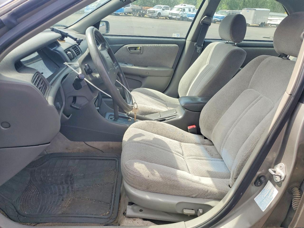 2001 Toyota Camry Le V6 - Фото 7