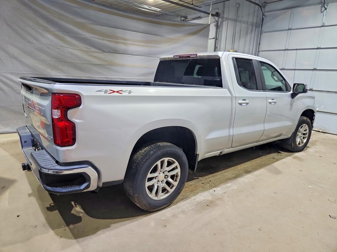 2020 Chevrolet Silverado K1500 Lt - Фото 3