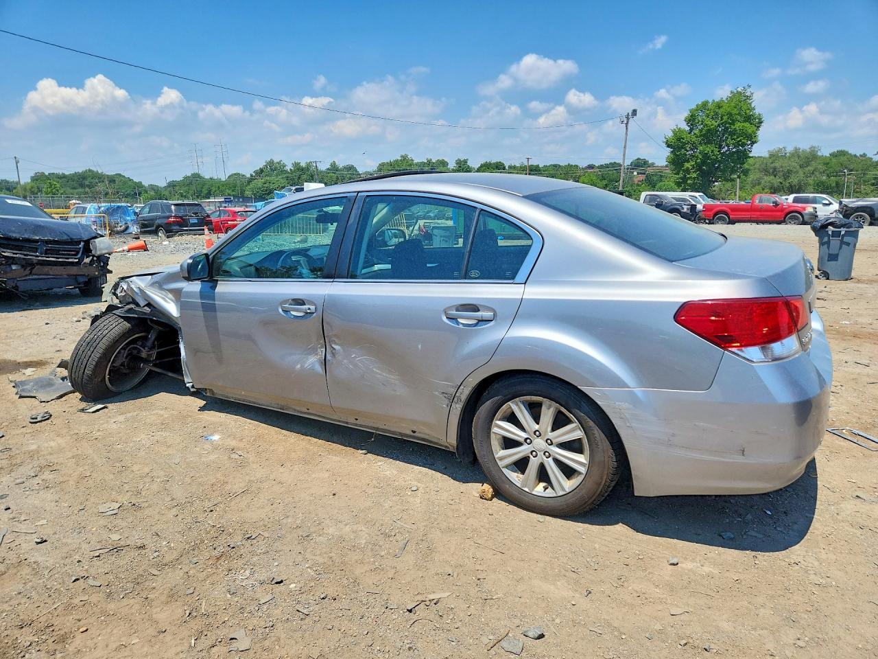 2010 Subaru Legacy 2.5I Premium - Image 2