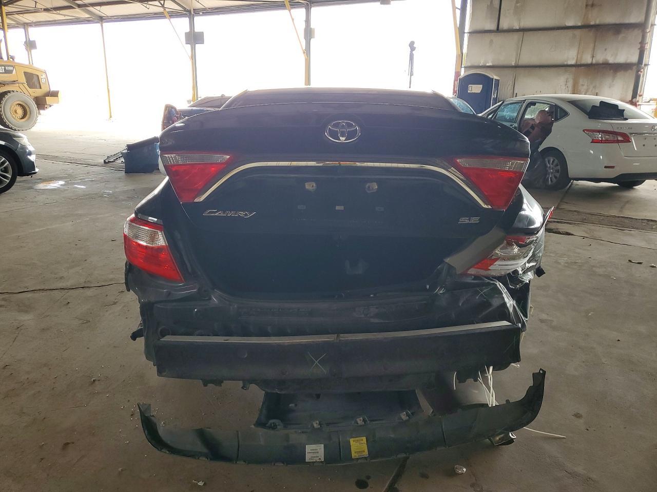2016 Toyota Camry Se - Фото 6
