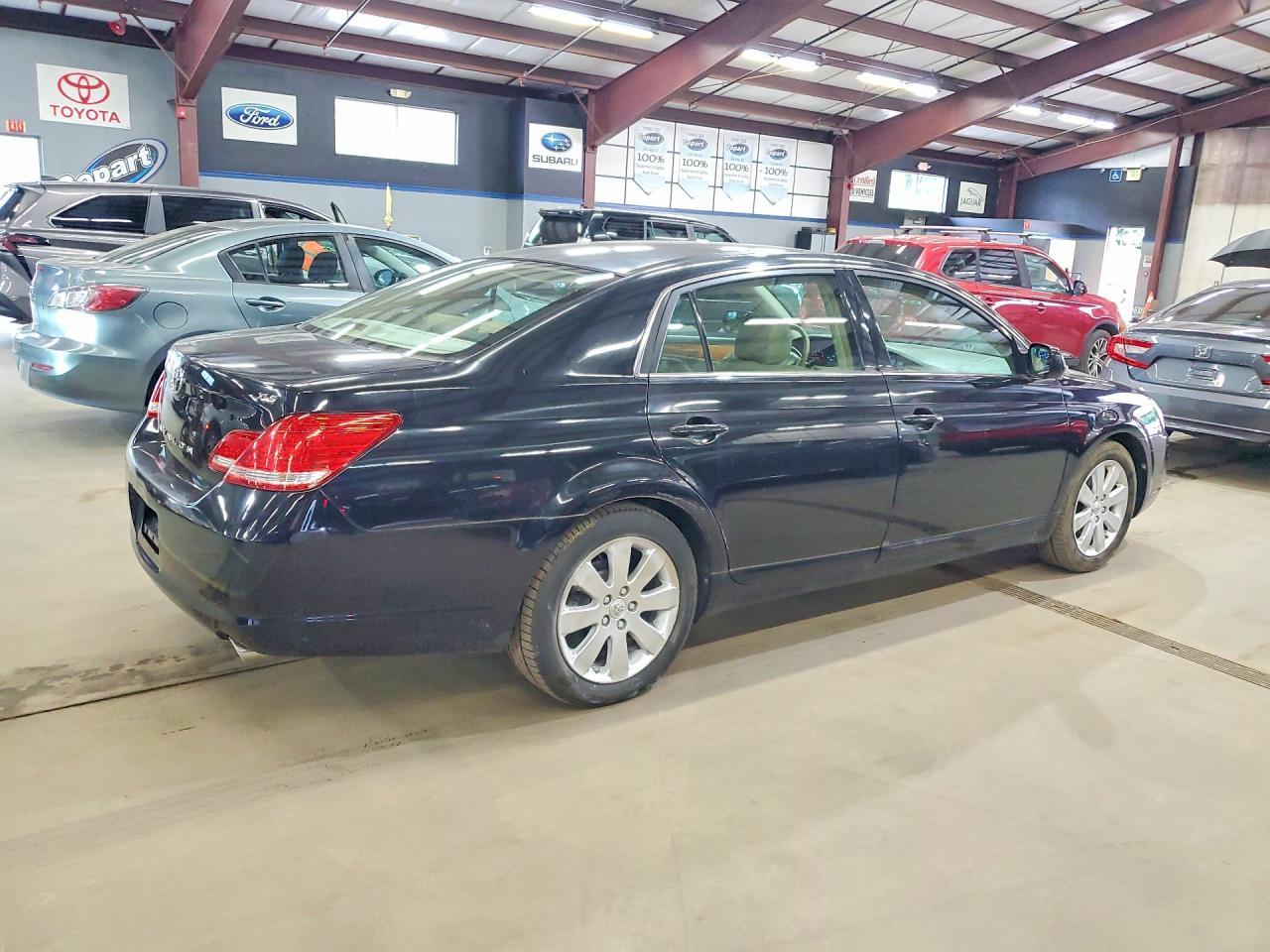 2007 Toyota Avalon Xls - Image 3