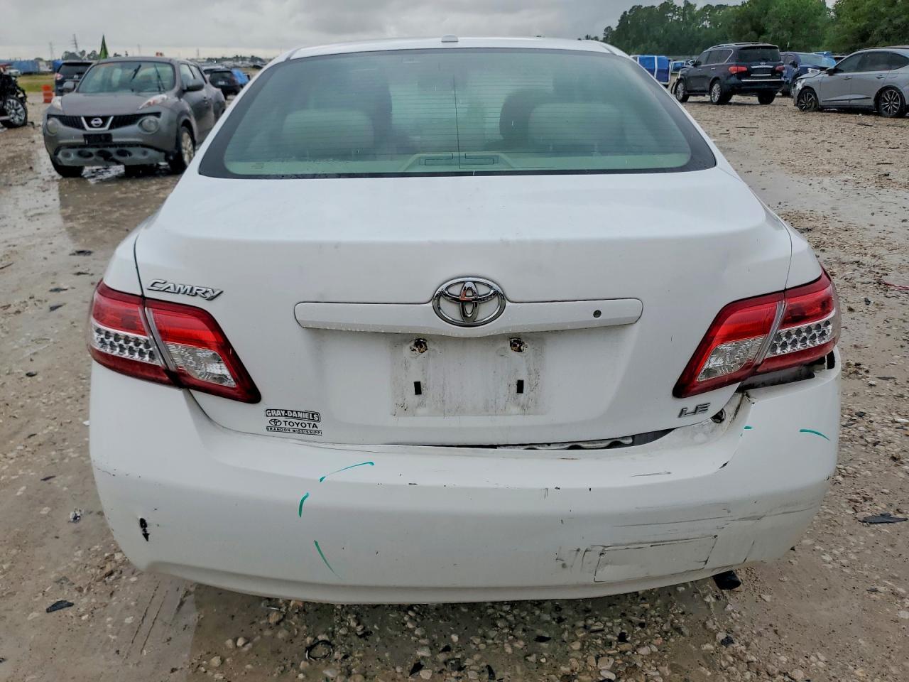 2011 Toyota Camry Le - Image 6