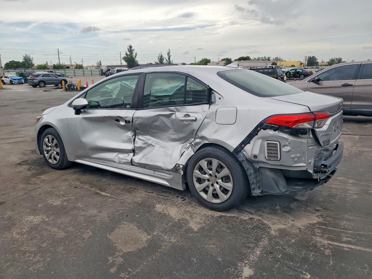 2021 Toyota Corolla Le - Image 2