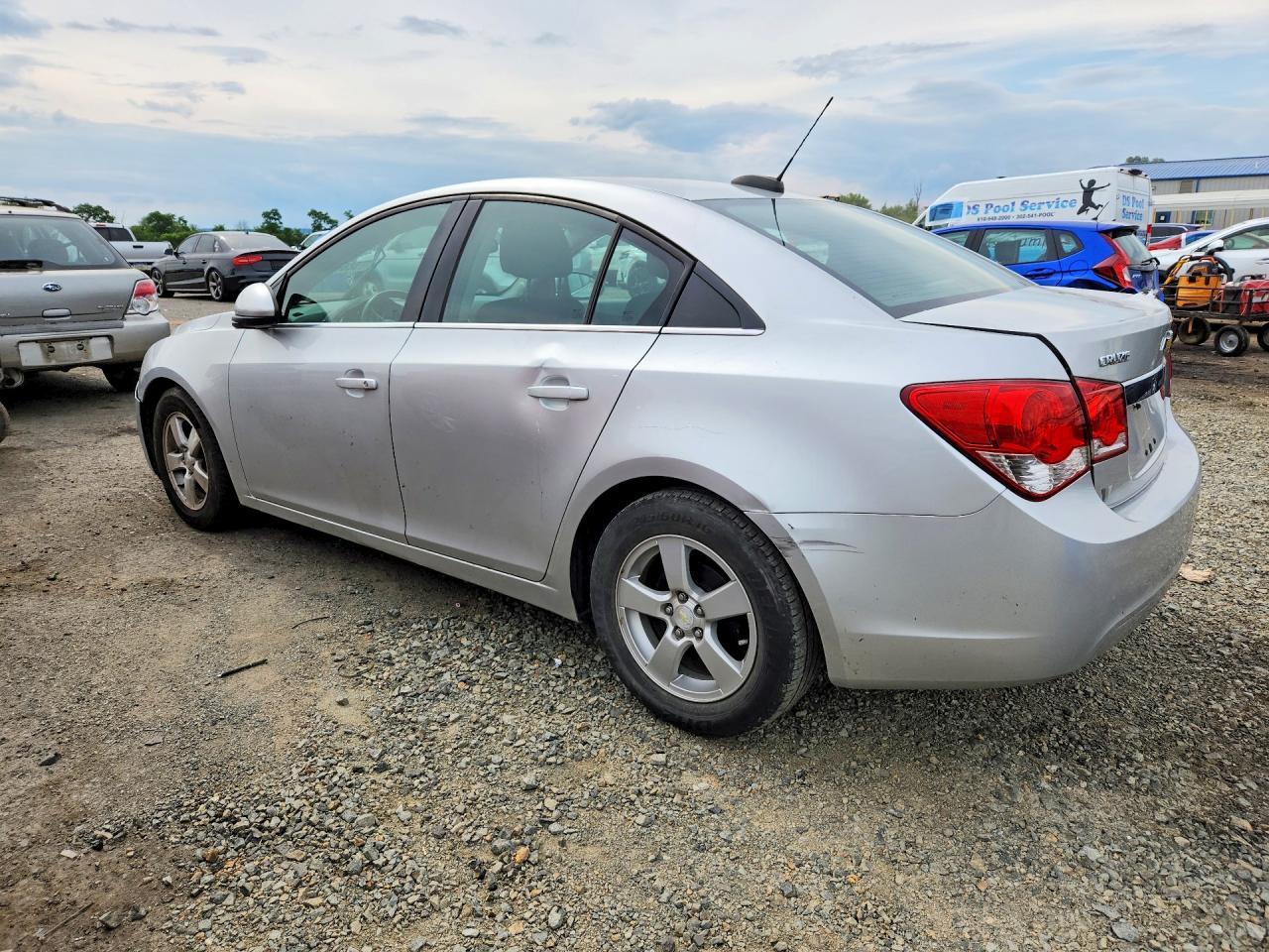 2015 Chevrolet Cruze Lt - Image 2