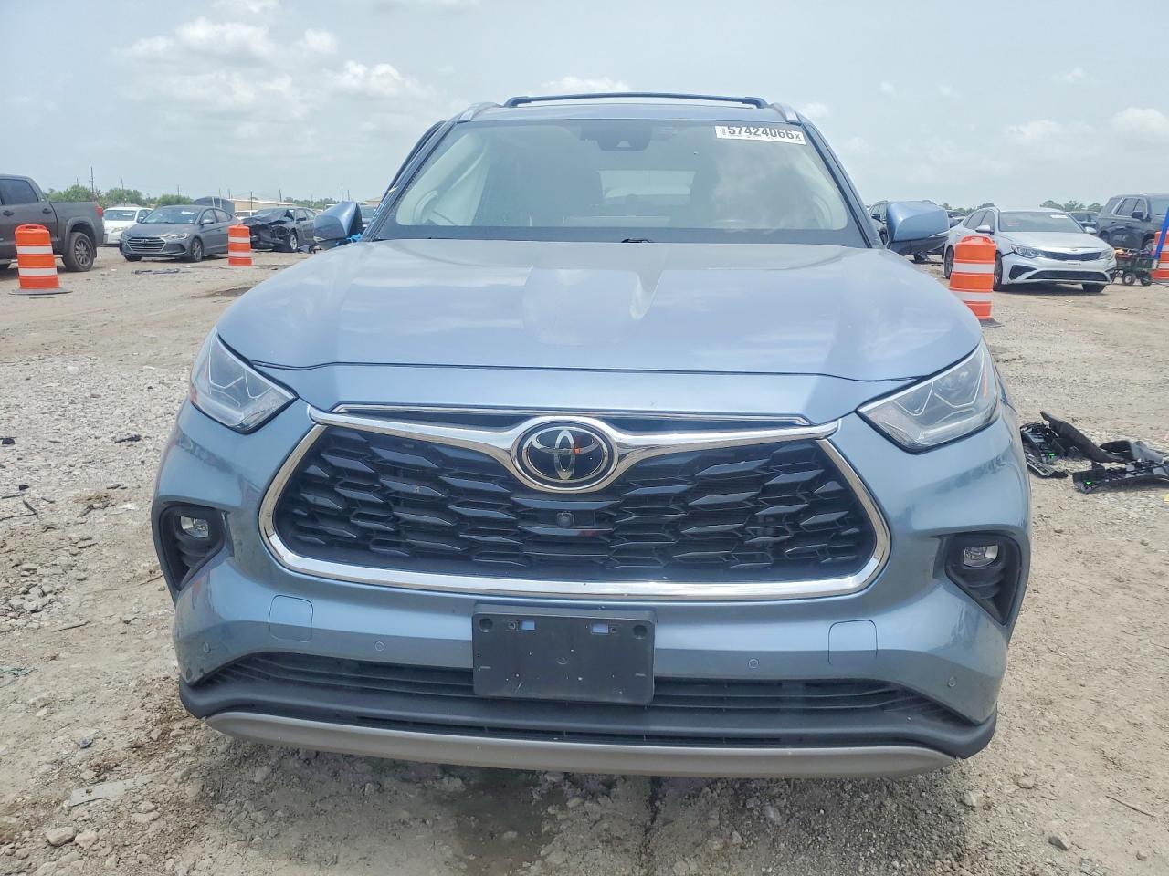 2022 Toyota Highlander Platinum - Фото 5