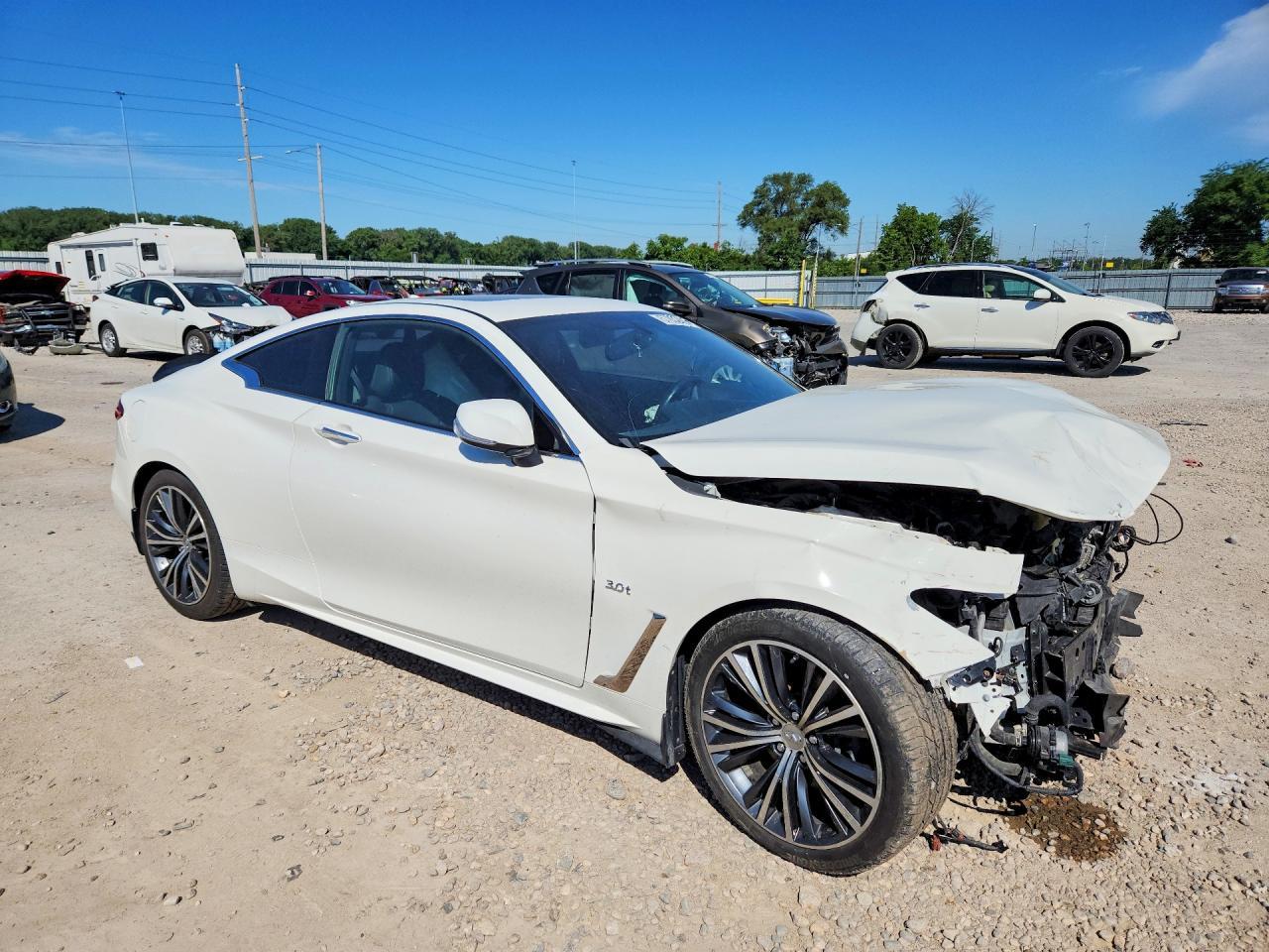2017 Infiniti Q60 3.0T Premium - Фото 4