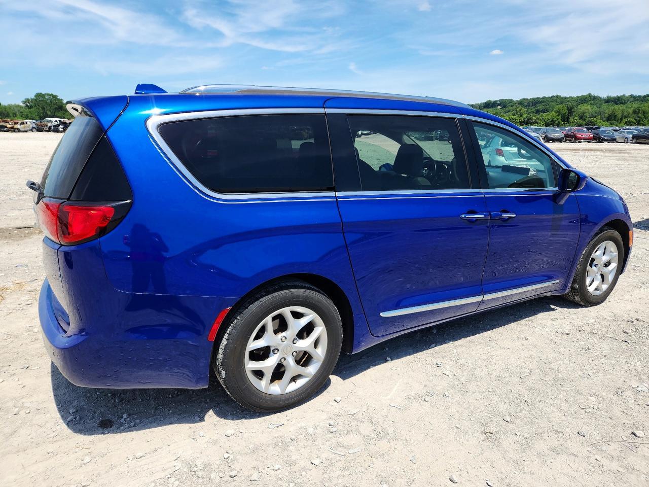 2018 Chrysler Pacifica Touring L - Фото 3