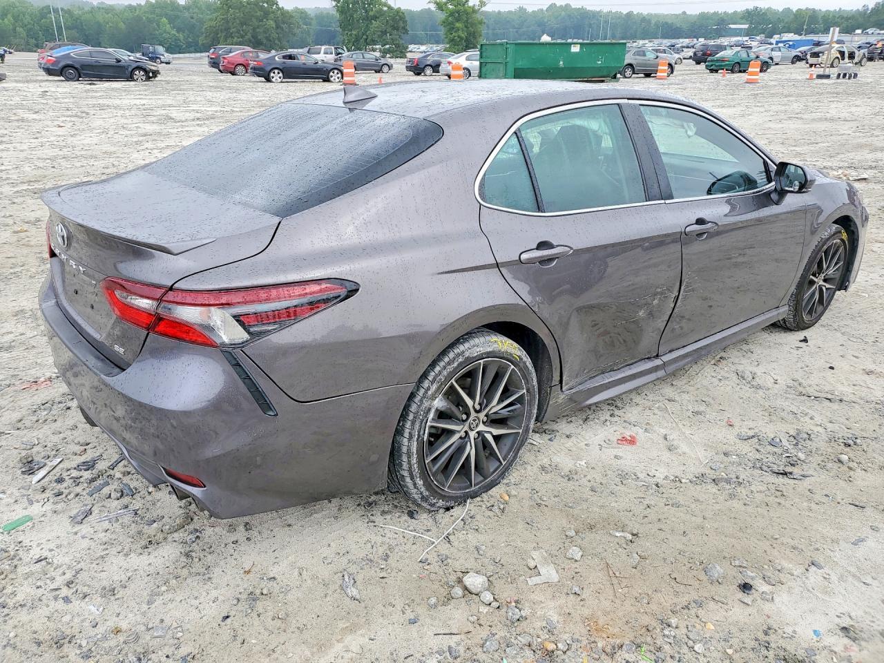 2023 Toyota Camry Se - Image 3