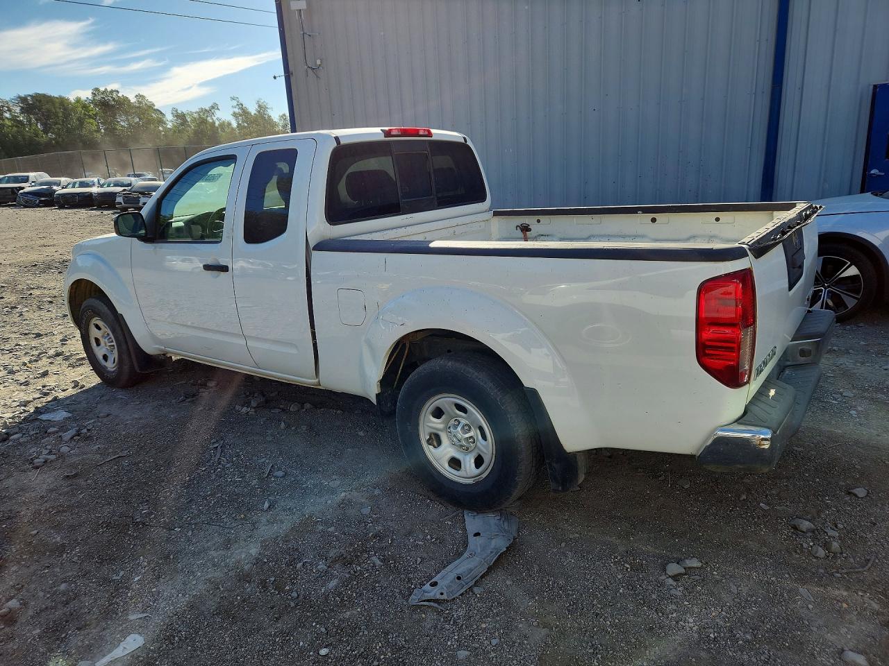 2020 Nissan Frontier Sv - Image 2