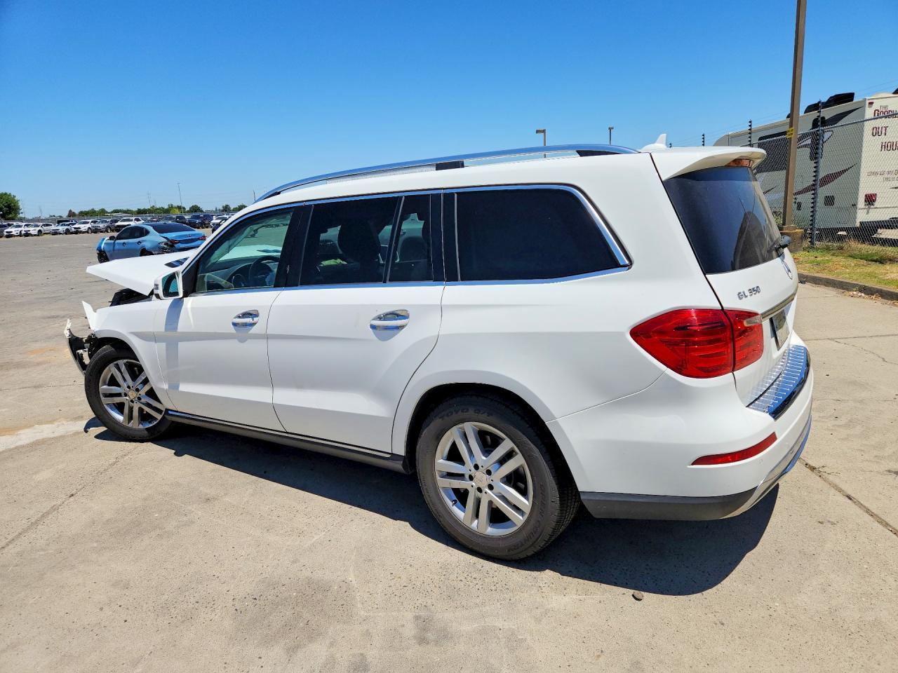 2015 Mercedes-Benz Gl 350 Bluetec - Image 2