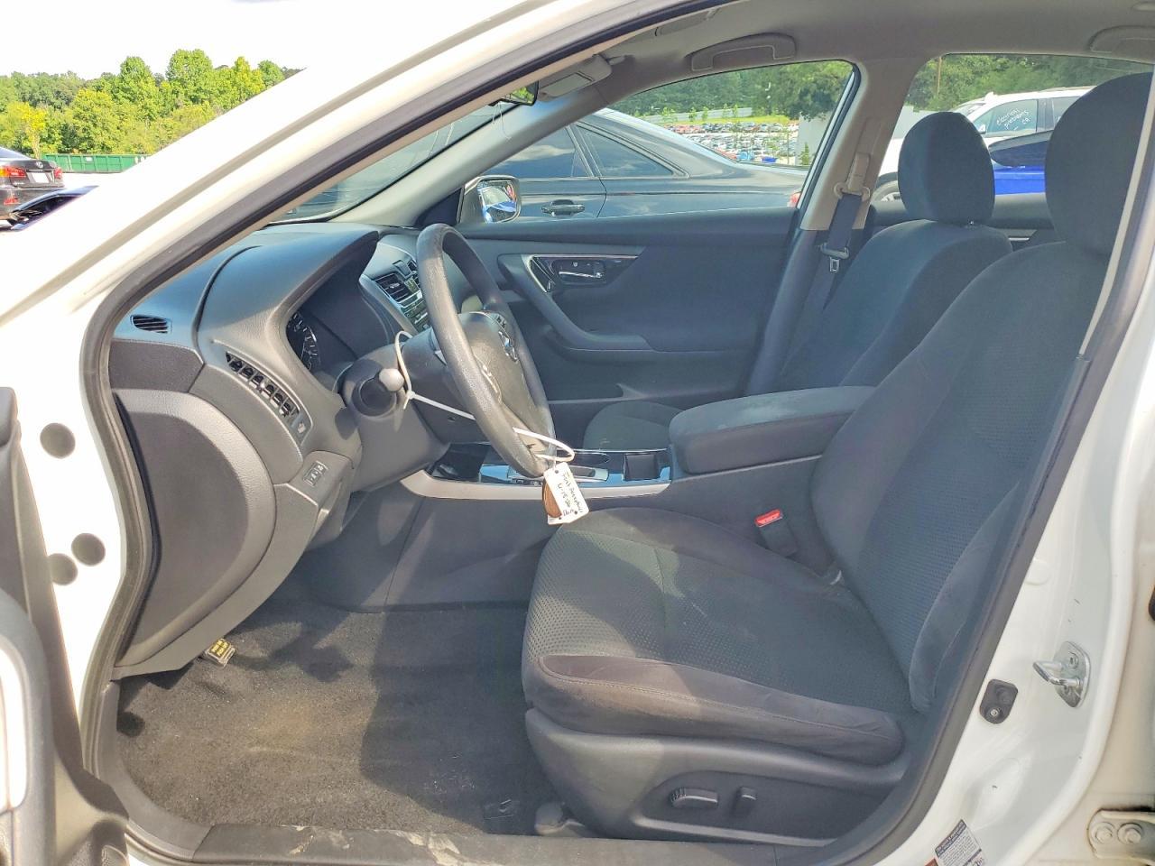 2014 Nissan Altima 2.5 S - Image 7