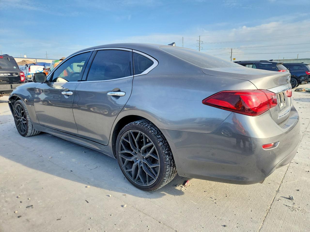 2015 Infiniti Q70 3.7 - Фото 2