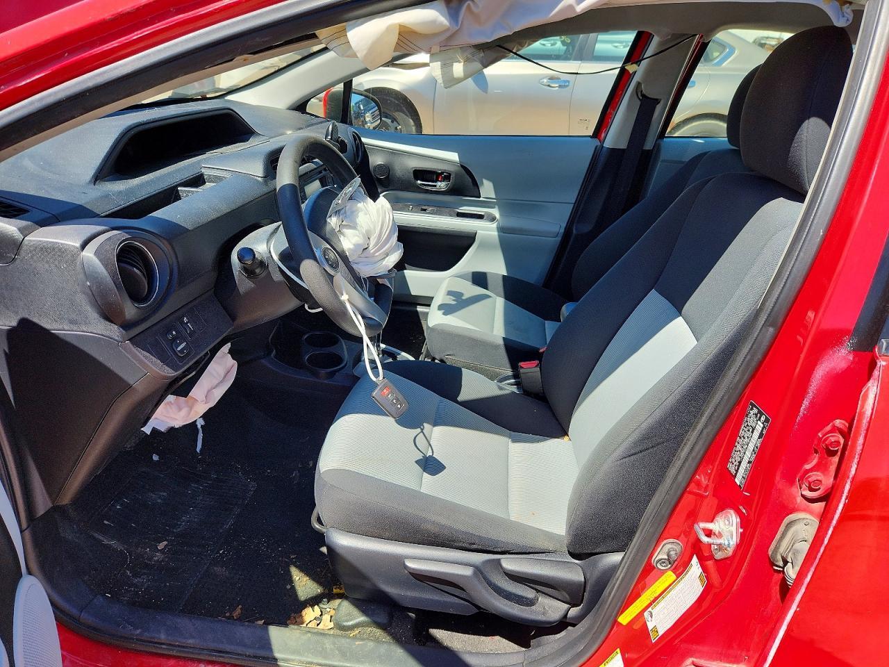 2014 Toyota Prius C Three - Фото 7