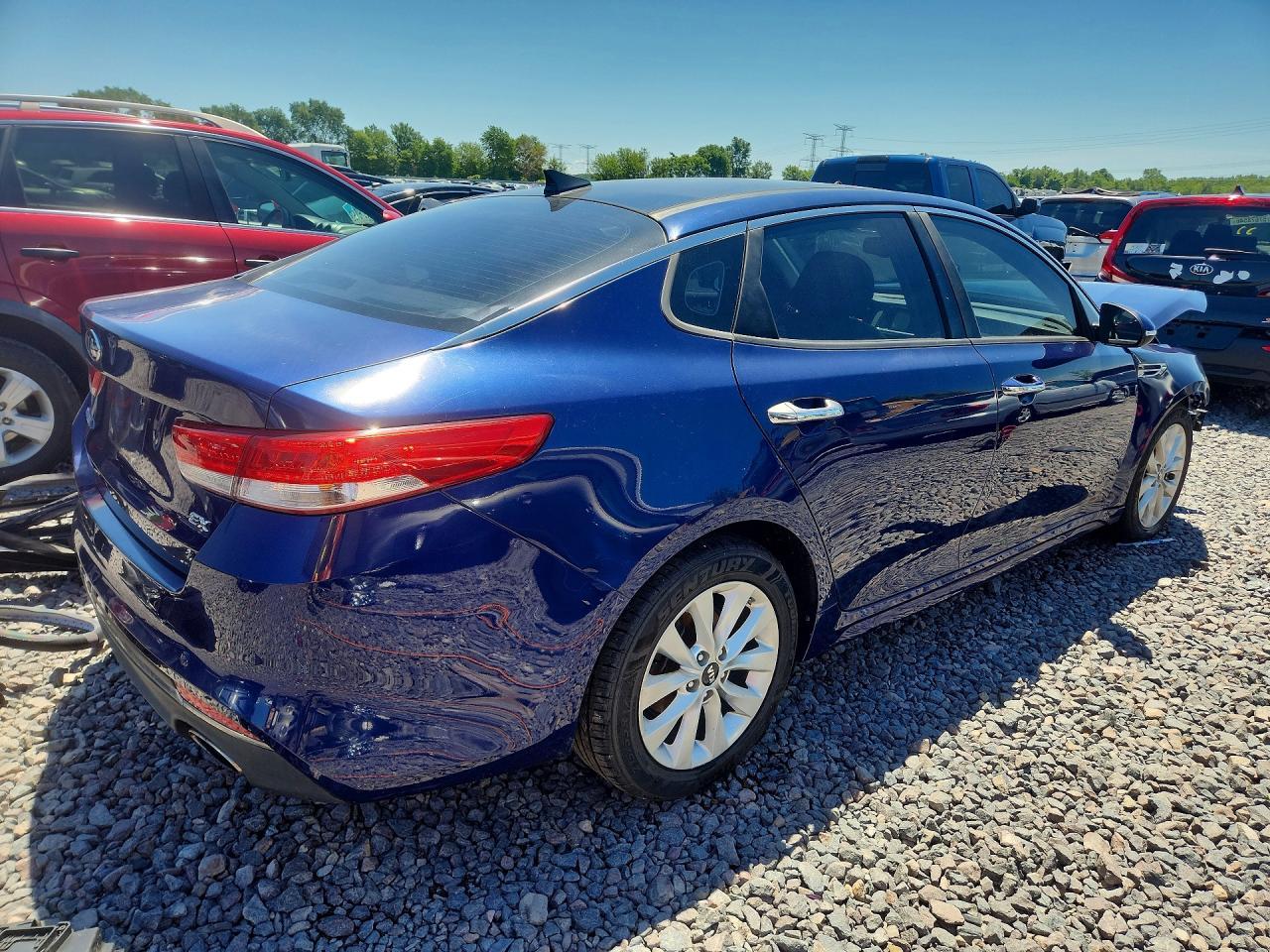 2016 Kia Optima Ex - Image 3