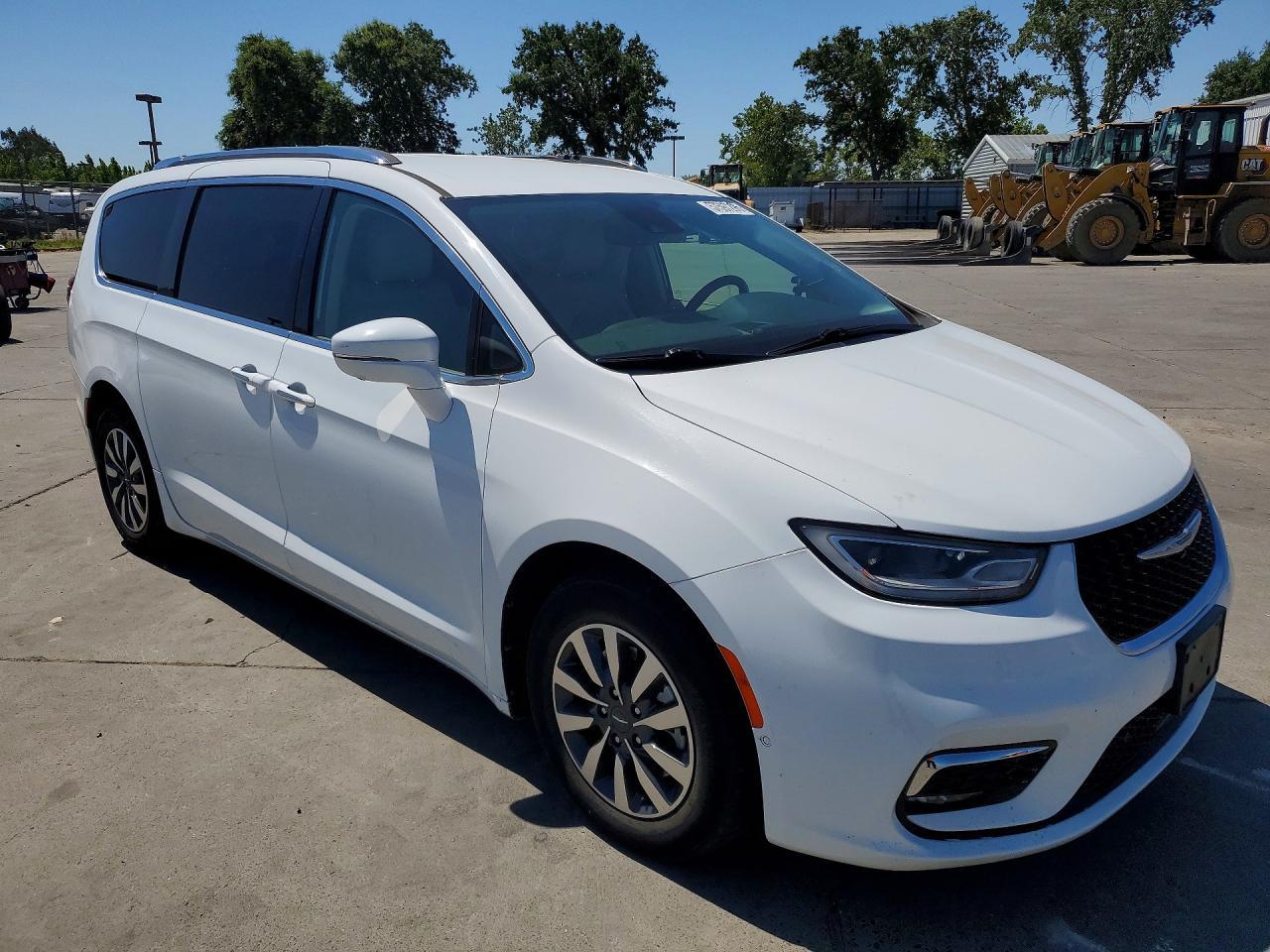 2021 Chrysler Pacifica Hybrid Touring L - Image 4