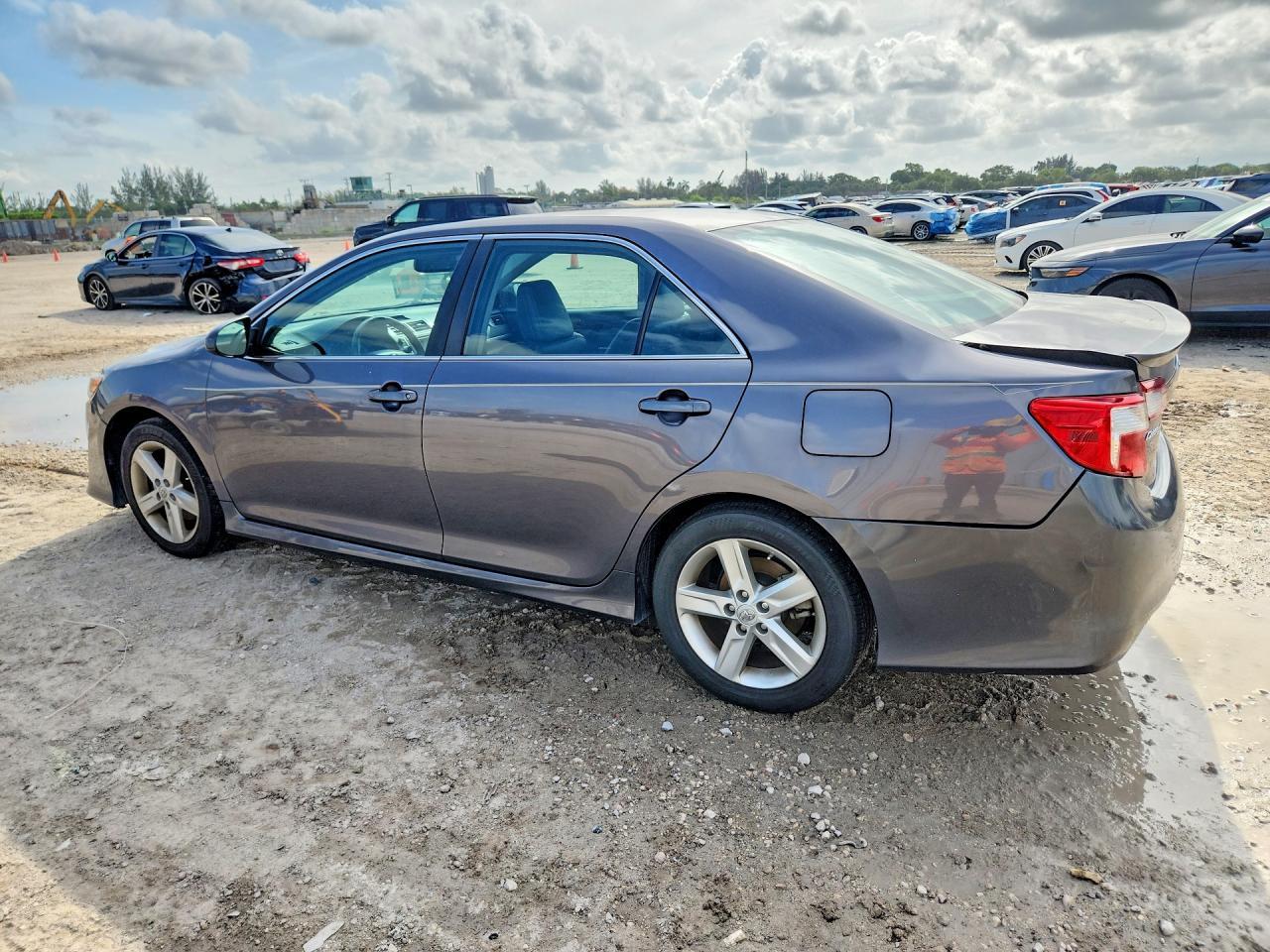 2014 Toyota Camry Se - Фото 2