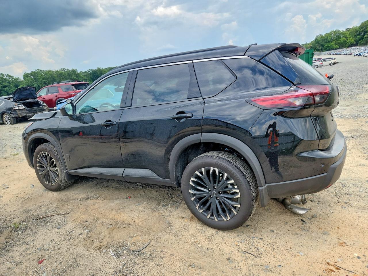 2026 Nissan Rogue Dark Armor - Фото 2