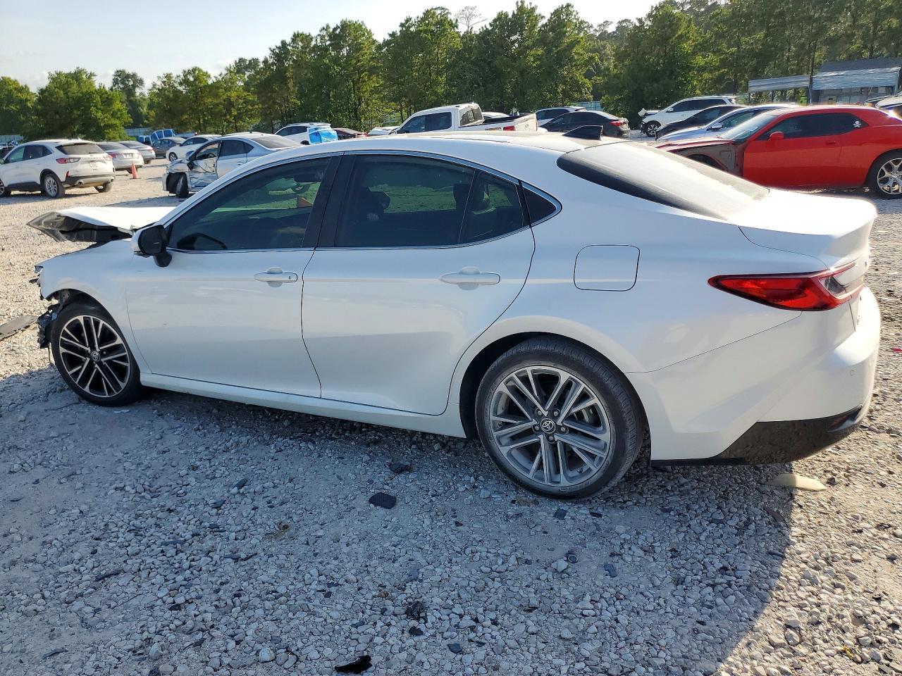 2025 Toyota Camry Xle - Фото 2