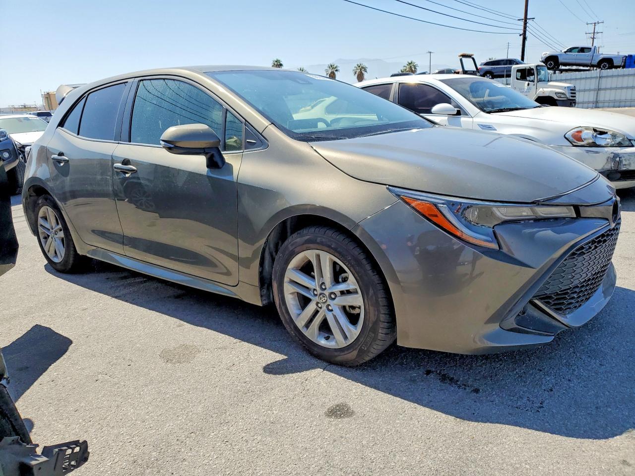 2020 Toyota Corolla Hatchback Se - Фото 4