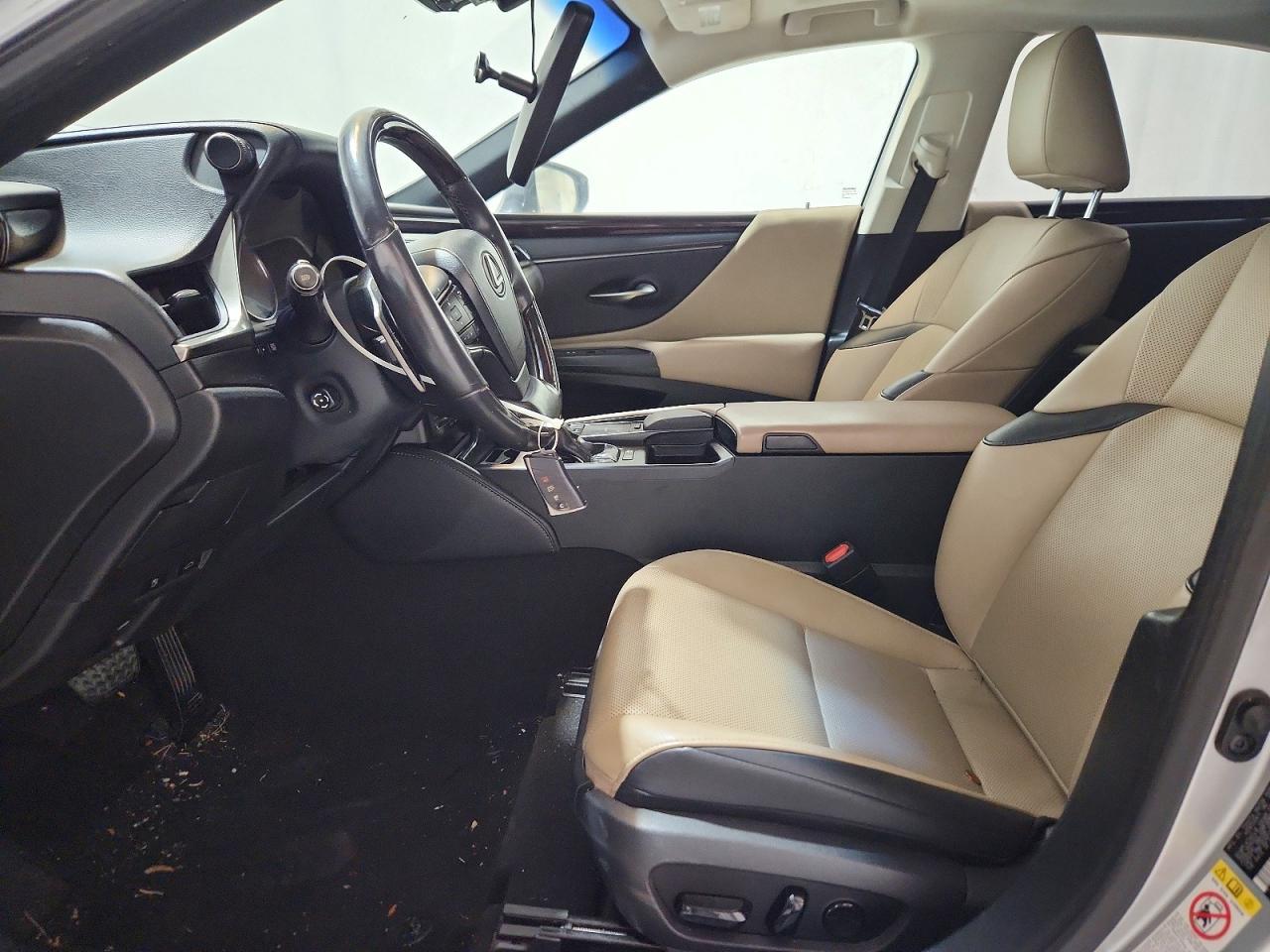 2019 Lexus Es 300H - Фото 7