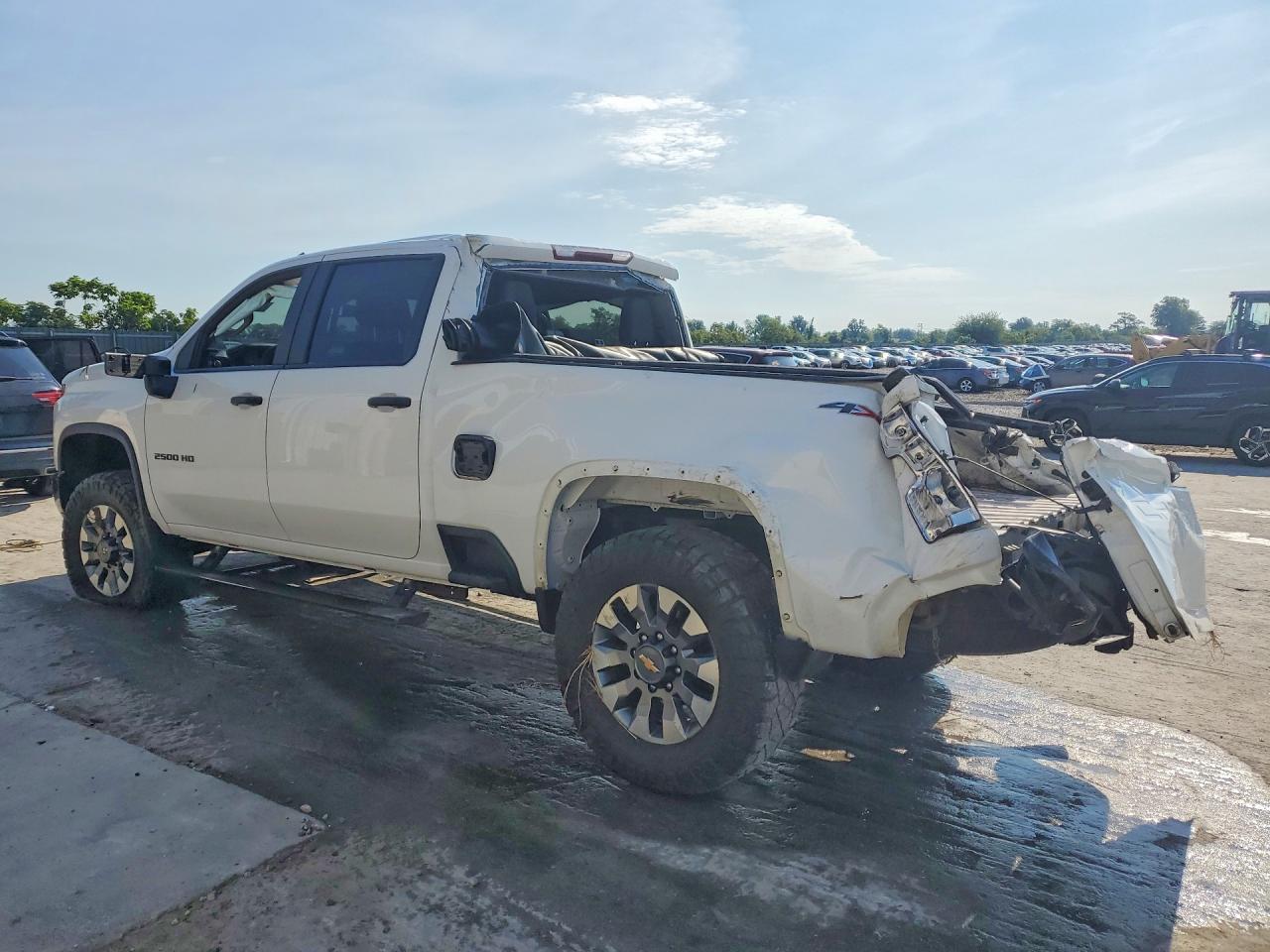 2022 Chevrolet Silverado K2500 Custom - Image 2