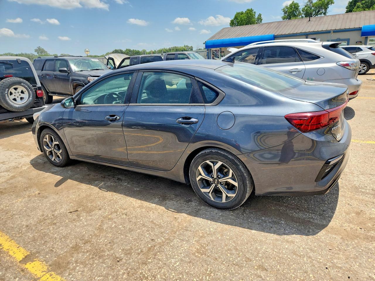 2019 Kia Forte Lxs - Фото 2