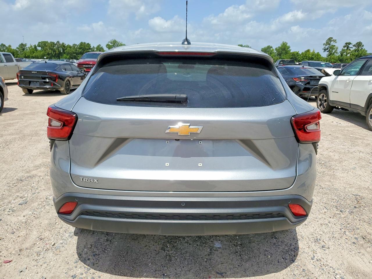 2024 Chevrolet Trax Ls - Фото 6