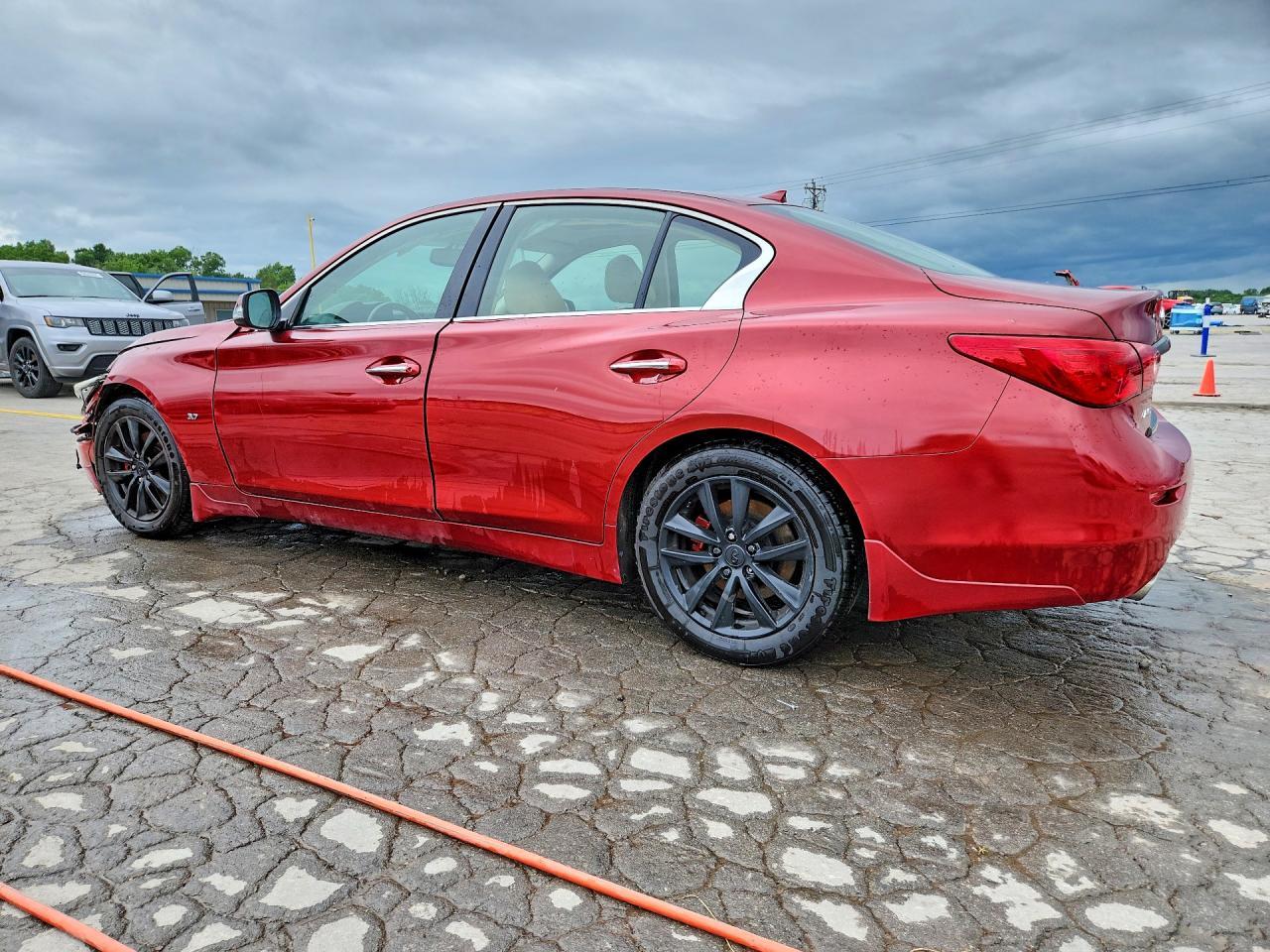 2014 Infiniti Q50 Premium - Image 2