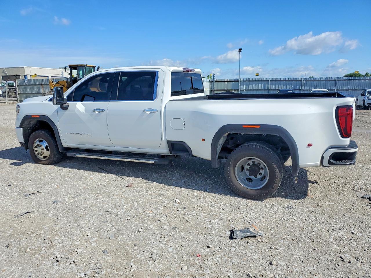 2022 GMC Sierra K3500 Denali - Фото 2