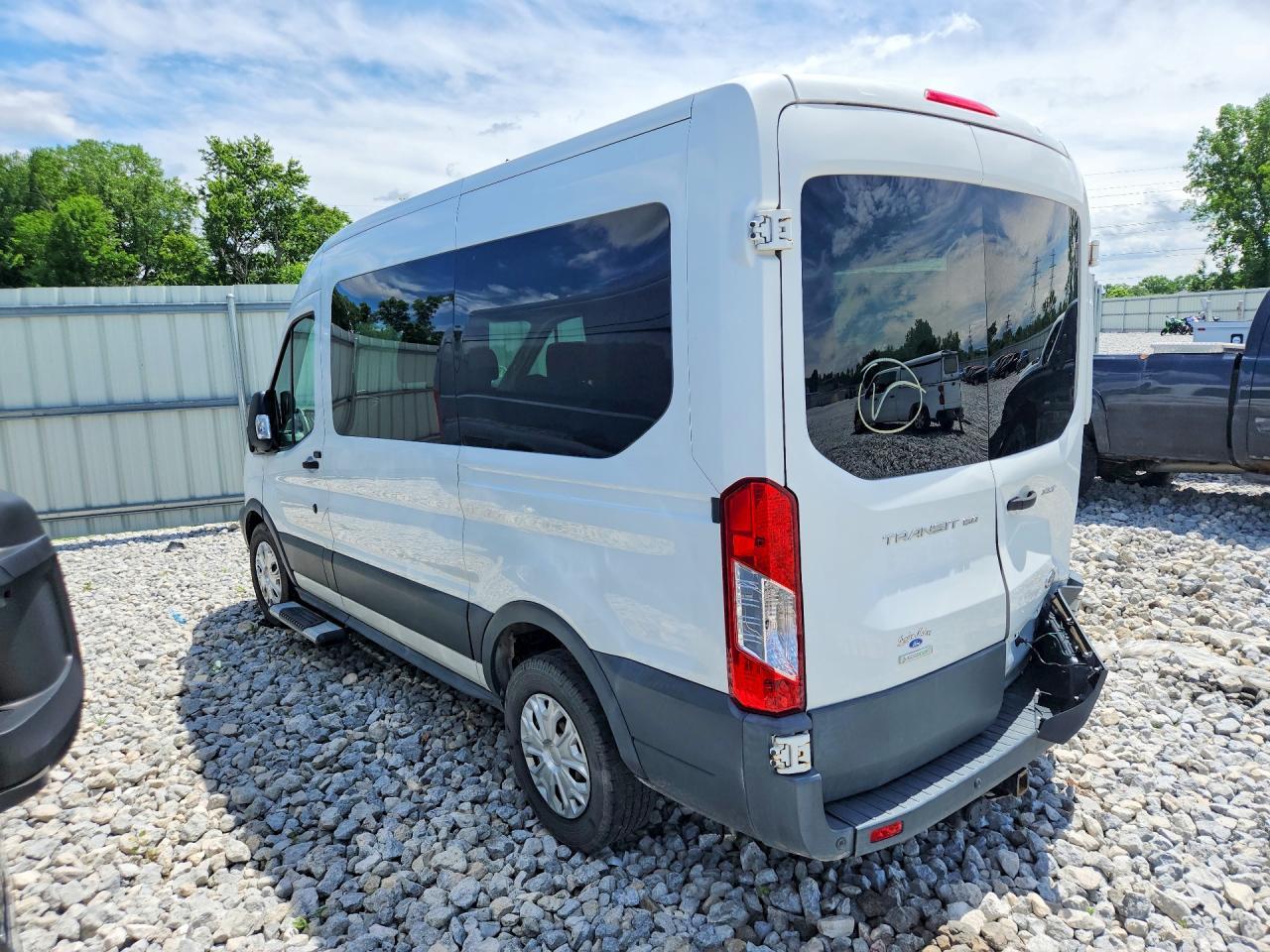 2016 Ford Transit T-150 - Фото 2